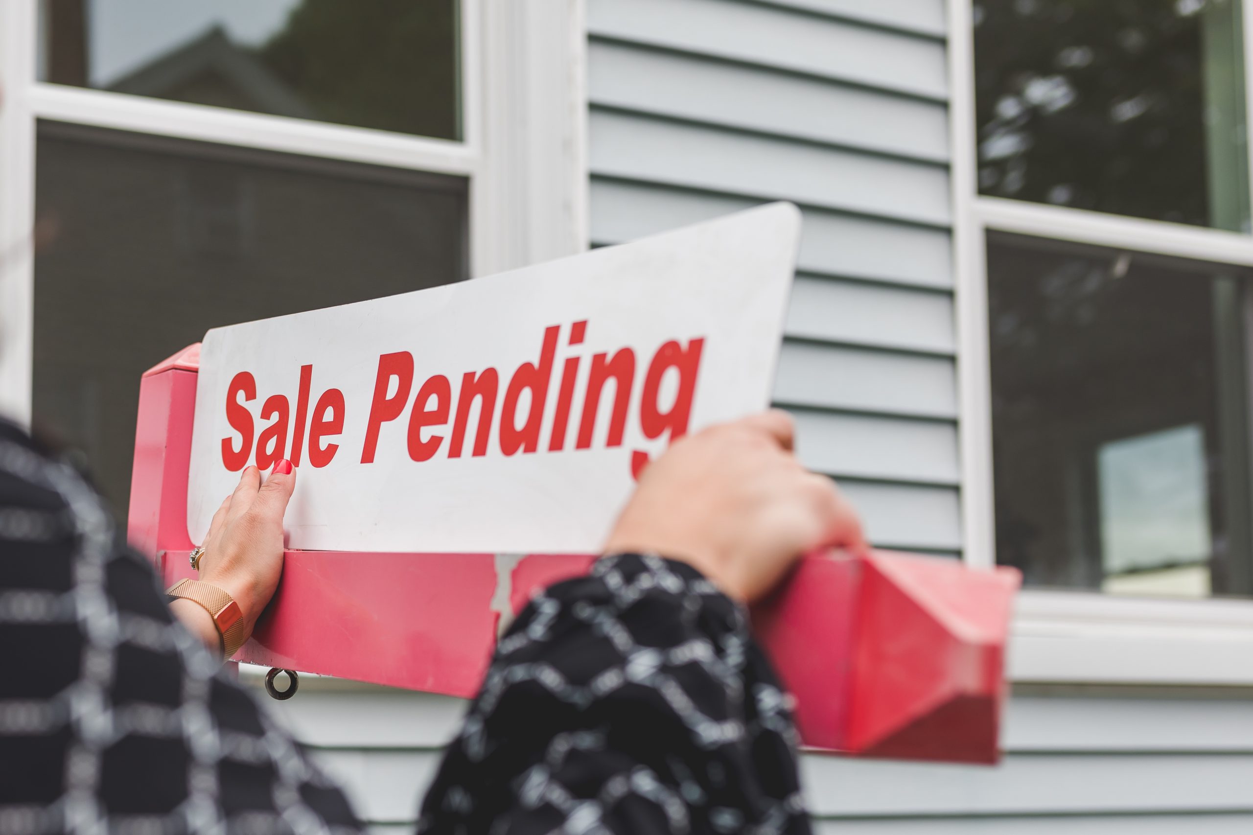 How to Win the Bidding War on Your Next House
